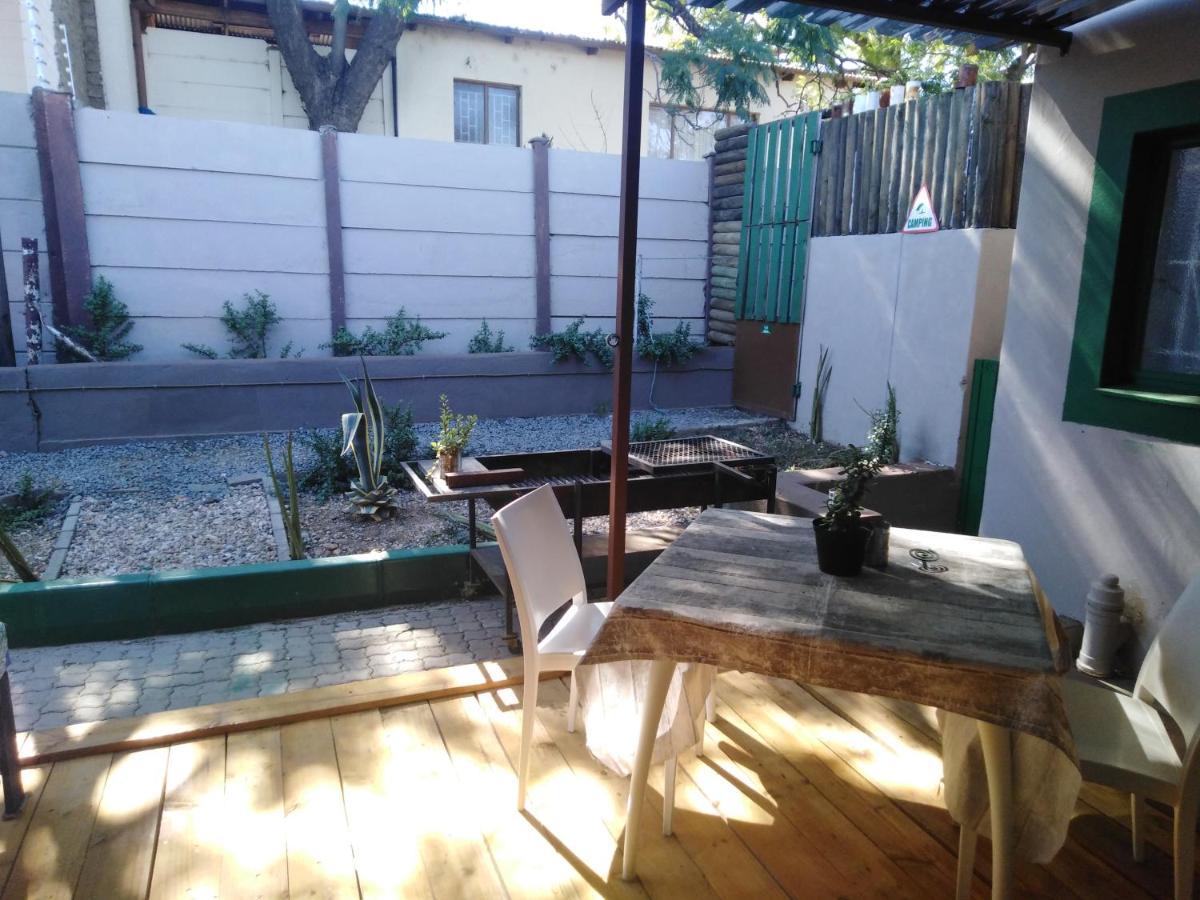 Xenia Bed & Breakfast Виндхук Экстерьер фото