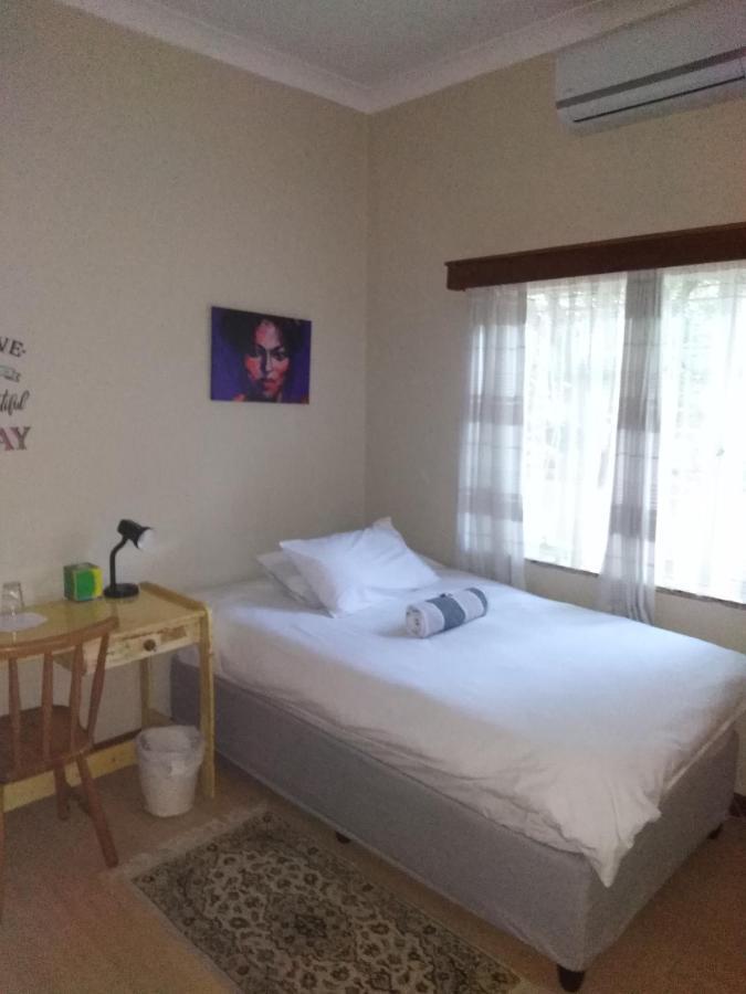 Xenia Bed & Breakfast Виндхук Экстерьер фото