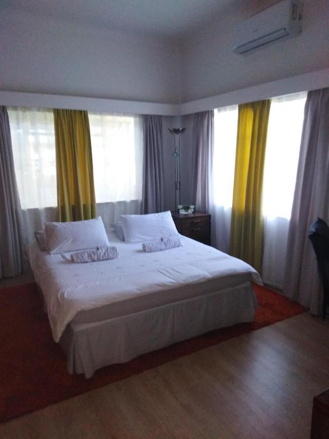Xenia Bed & Breakfast Виндхук Экстерьер фото