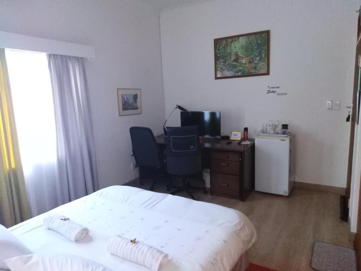 Xenia Bed & Breakfast Виндхук Экстерьер фото