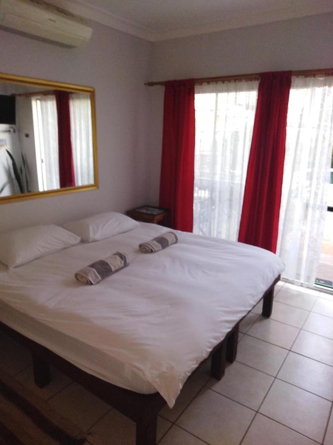 Xenia Bed & Breakfast Виндхук Экстерьер фото