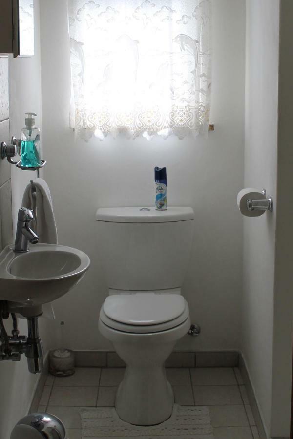 Xenia Bed & Breakfast Виндхук Экстерьер фото