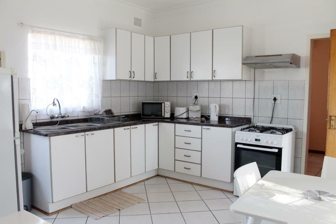 Xenia Bed & Breakfast Виндхук Экстерьер фото