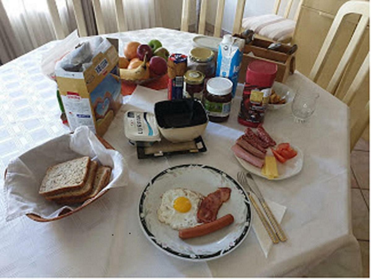 Xenia Bed & Breakfast Виндхук Экстерьер фото